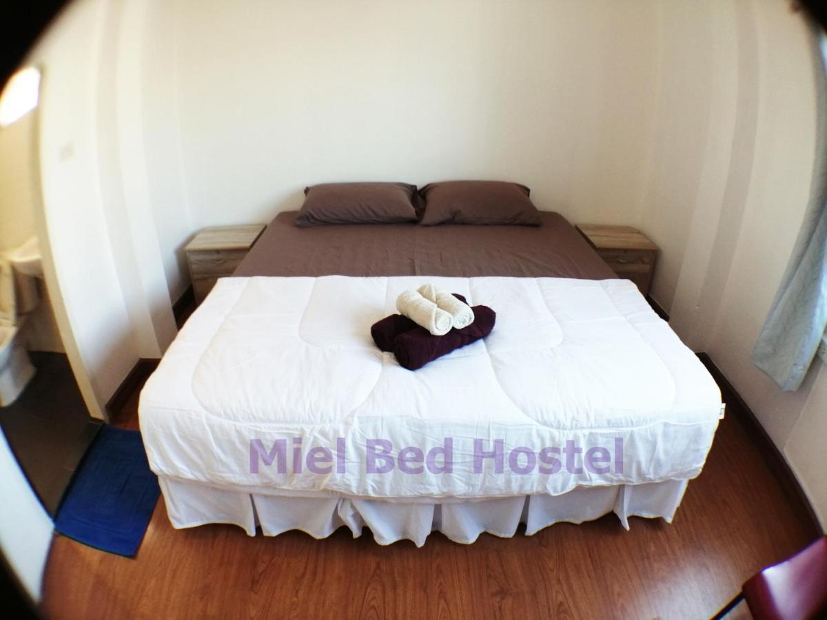Miel Bed Hostel & Gallery Chiang Mai Exterior foto