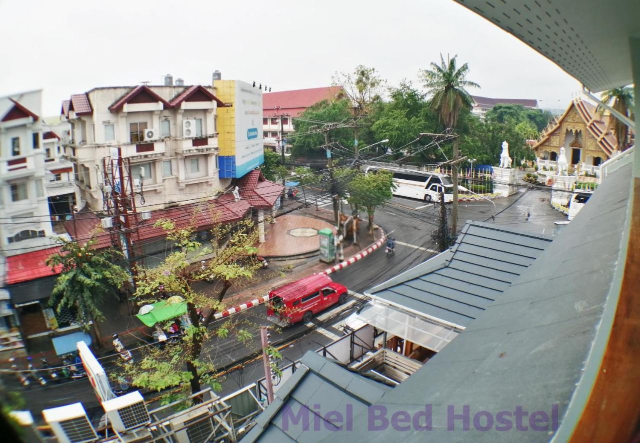 Miel Bed Hostel & Gallery Chiang Mai Exterior foto
