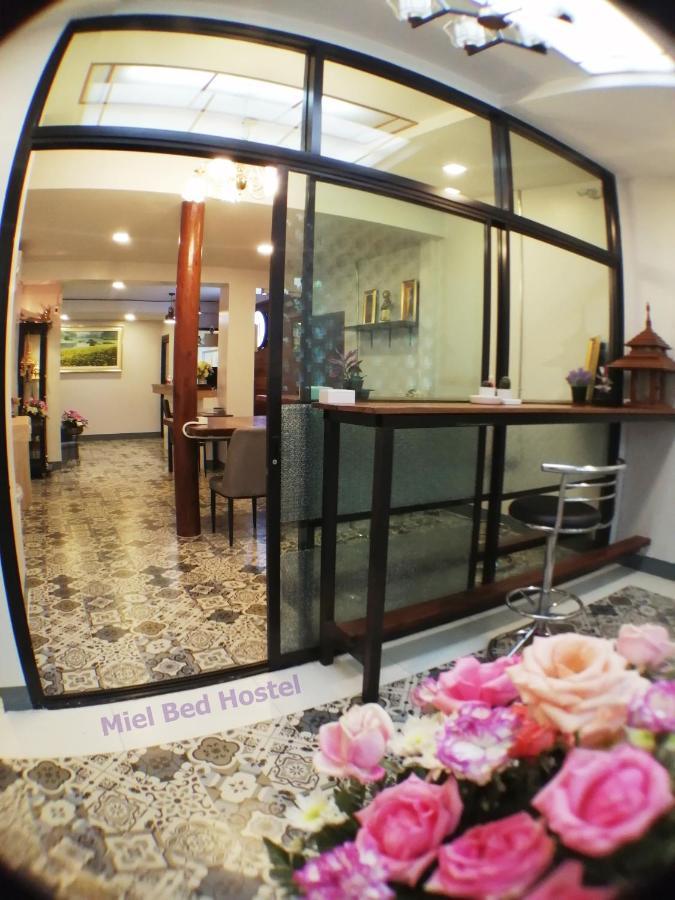 Miel Bed Hostel & Gallery Chiang Mai Exterior foto