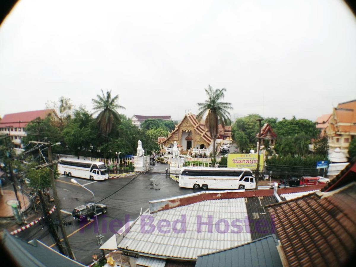 Miel Bed Hostel & Gallery Chiang Mai Exterior foto