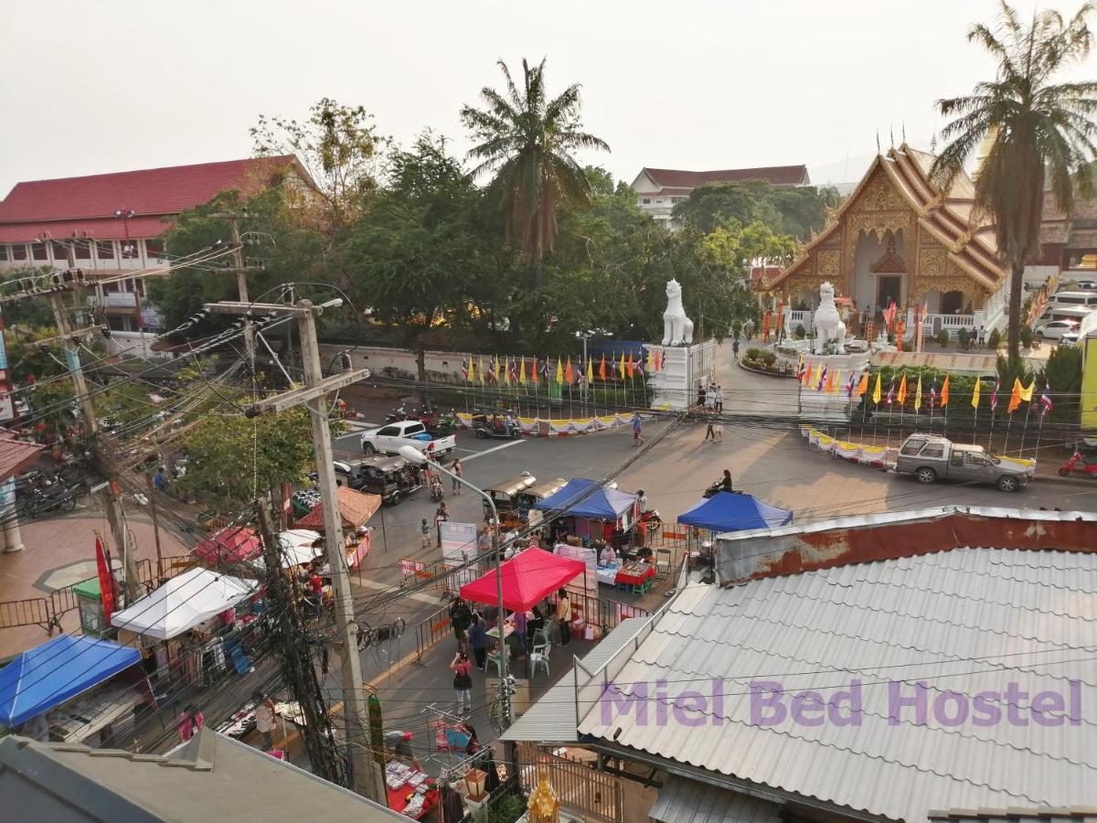 Miel Bed Hostel & Gallery Chiang Mai Exterior foto